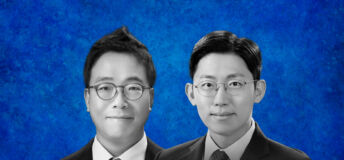 IMM Credit & Solutions team